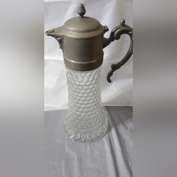 Vintage glass beverage Pitcher - Picture 10 of 12